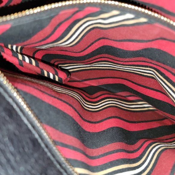 Authentic Vintage Gucci Black Leather Britt Tassel Bag - Picture 11 of 12